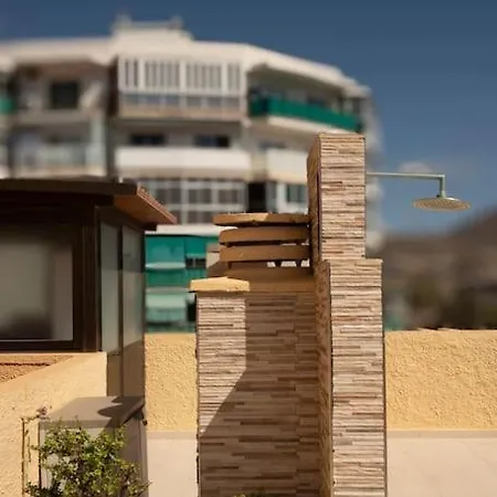Piso Con Terraza Y Vistas Cerca De La Palya *